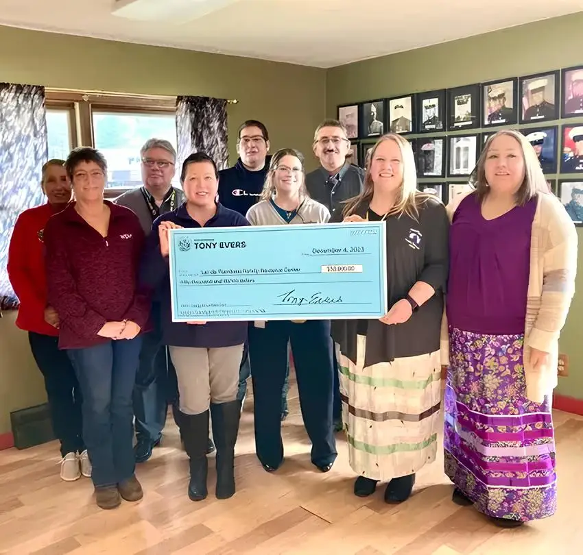 veteran-mental-health-grant-check-presentation-by-m_crop-e1779808509615 (1) (1)